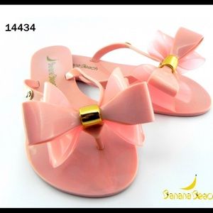 Beautiful flip flops all brand new